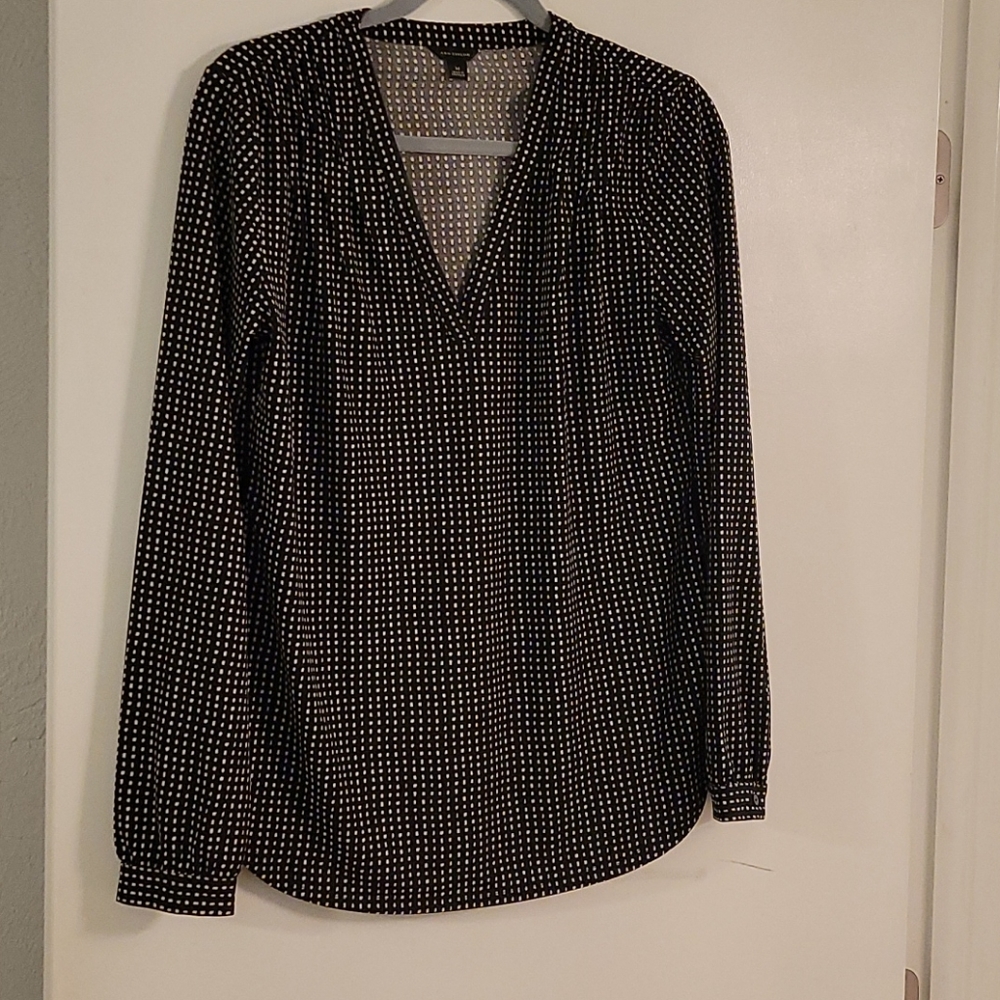 Black and white v neck blouse
